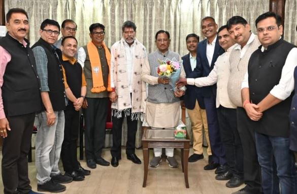 मुख्यमंत्री श्री साय से क्रेडाई और रियल एस्टेट के प्रतिनिधिमंडल ने सौजन्य मुलाकात की मुख्यमंत्री श्री साय से क्रेडाई और रियल एस्टेट के प्रतिनिधिमंडल ने सौजन्य मुलाकात की