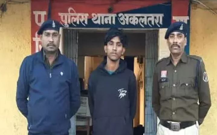 धीरेंद्र रेप मामले में गिरफ्तार, मोबाइल को पुलिस ने किया जब्त धीरेंद्र रेप मामले में गिरफ्तार, मोबाइल को पुलिस ने किया जब्त