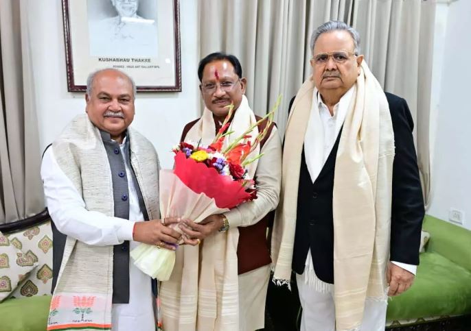 CM साय की अहम मुलाकात, मप्र विधानसभा अध्यक्ष तोमर से सौजन्य भेंट CM साय की अहम मुलाकात, मप्र विधानसभा अध्यक्ष तोमर से सौजन्य भेंट