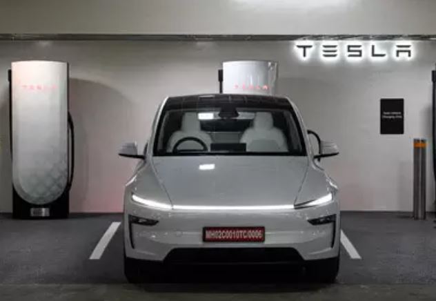 टेस्ला की भारत में धीमी शुरुआत, सितंबर से अब तक केवल 157 यूनिट की ही हुई बिक्री टेस्ला की भारत में धीमी शुरुआत, सितंबर से अब तक केवल 157 यूनिट की ही हुई बिक्री