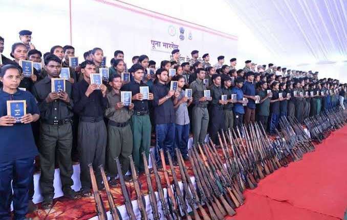 बस्तर के नक्सल मोर्चे पर रेकॉर्ड तोड़ सफलताएं मिलने से वर्ष 2025 सफलता के लिए इतिहास में हुआ दर्ज बस्तर के नक्सल मोर्चे पर रेकॉर्ड तोड़ सफलताएं मिलने से वर्ष 2025 सफलता के लिए इतिहास में हुआ दर्ज