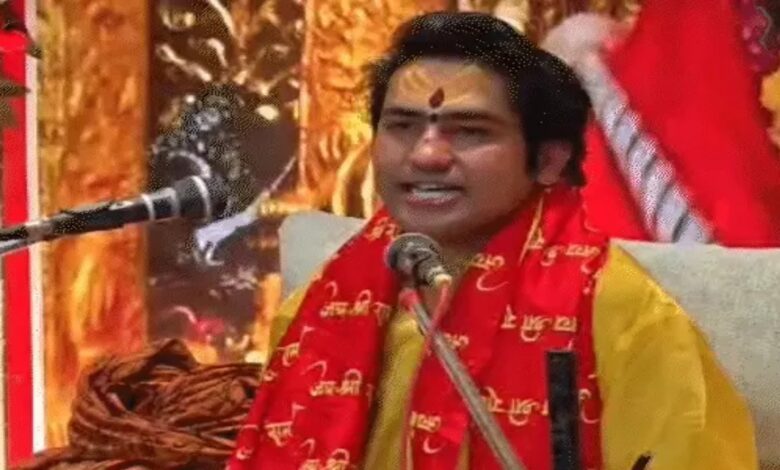 भूपेश के बयान पर धीरेंद्र शास्त्री का जवाब, बोले भक्ति और राष्ट्रवाद पर सवाल गलत भूपेश के बयान पर धीरेंद्र शास्त्री का जवाब, बोले भक्ति और राष्ट्रवाद पर सवाल गलत