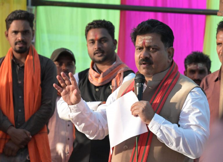 उप मुख्यमंत्री विजय शर्मा ने 5.74 करोड़ रूपए के सड़क निर्माण कार्यों का किया भूमिपूजन… उप मुख्यमंत्री विजय शर्मा ने 5.74 करोड़ रूपए के सड़क निर्माण कार्यों का किया भूमिपूजन…