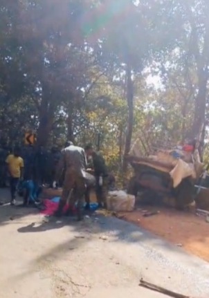 Accident : छत्तीसगढ़ में भीषण सड़क हादसा; ट्रक ने पहले पिकअप को मारी टक्कर, फिर 3 लोगों कुचला Accident : छत्तीसगढ़ में भीषण सड़क हादसा; ट्रक ने पहले पिकअप को मारी टक्कर, फिर 3 लोगों कुचला