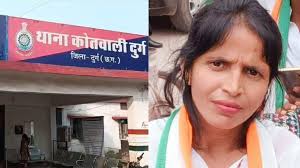 महिला ने पुलिस-कोर्ट स्टाफ के सामने खुद पर मिट्टी तेल डालकर लगाई आग, अस्पताल में इलाज के दौरान हुई मौत….. महिला ने पुलिस-कोर्ट स्टाफ के सामने खुद पर मिट्टी तेल डालकर लगाई आग, अस्पताल में इलाज के दौरान हुई मौत…..