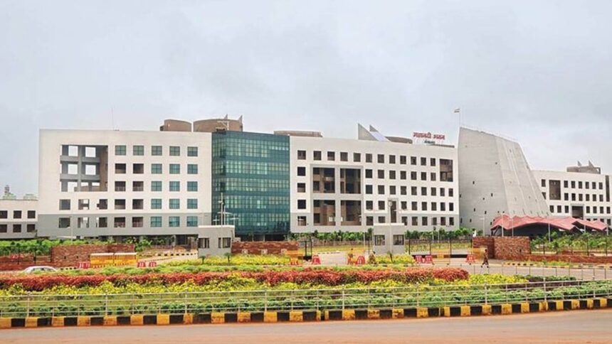 BREAKING : रायपुर पुलिस में बड़ा प्रशासनिक फेरबदल, ASP, CSP, DSP के तबादले, देखें पूरी लिस्ट BREAKING : रायपुर पुलिस में बड़ा प्रशासनिक फेरबदल, ASP, CSP, DSP के तबादले, देखें पूरी लिस्ट