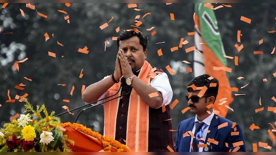 BJP में नया युग: Nitin Nabin ने राष्ट्रीय अध्यक्ष पद के लिए भरा नामांकन, निर्विरोध चुनाव की संभावना BJP में नया युग: Nitin Nabin ने राष्ट्रीय अध्यक्ष पद के लिए भरा नामांकन, निर्विरोध चुनाव की संभावना