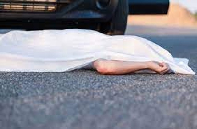 CG : मौत बनकर खड़ा था हाइवा, बाइक टकराने से मां-बेटे की मौके पर गई जान, पूणे से लौट रहा था परिवार CG : मौत बनकर खड़ा था हाइवा, बाइक टकराने से मां-बेटे की मौके पर गई जान, पूणे से लौट रहा था परिवार