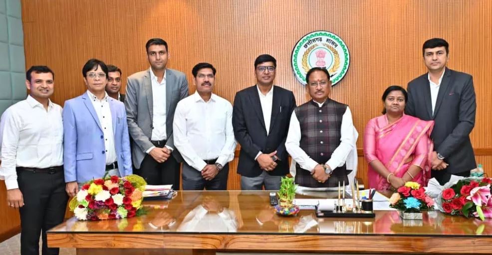 CM साय से राज्य प्रशासनिक सेवा से भारतीय प्रशासनिक सेवा में नियुक्त हुए अधिकारियों ने की भेंट CM साय से राज्य प्रशासनिक सेवा से भारतीय प्रशासनिक सेवा में नियुक्त हुए अधिकारियों ने की भेंट