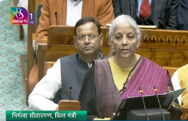 बजट : केंद्रीय बजट लोकसभा में पेश, सीतारमण ने कहा- सरकार विकसित भारत की दिशा में मजबूत कदम उठाना जारी रखेगी बजट : केंद्रीय बजट लोकसभा में पेश, सीतारमण ने कहा- सरकार विकसित भारत की दिशा में मजबूत कदम उठाना जारी रखेगी