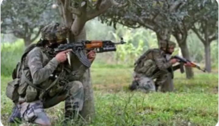 किश्तवाड़ में सुरक्षाबलों-आतंकियों की मुठभेड़, एक आतंकी घायल; सर्च ऑपरेशन फिर शुरू किश्तवाड़ में सुरक्षाबलों-आतंकियों की मुठभेड़, एक आतंकी घायल; सर्च ऑपरेशन फिर शुरू