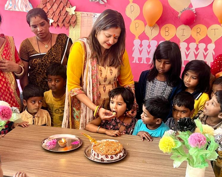 आंगनबाड़ी केन्द्रों में ‘न्योता भोज’ कार्यक्रम : पोषण, शिक्षा और जनभागीदारी का राज्यव्यापी अभियान