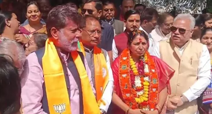 लक्ष्मी वर्मा ने विधानसभा में राज्यसभा चुनाव के लिए नामांकन दाखिल की लक्ष्मी वर्मा ने विधानसभा में राज्यसभा चुनाव के लिए नामांकन दाखिल की