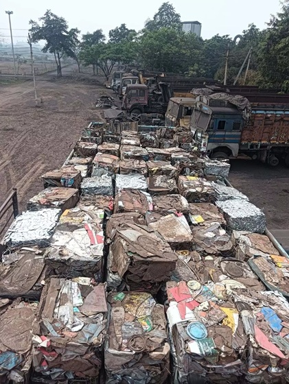 रायगढ़ में 1 करोड़ 15 लाख की कबाड़ संपत्ति जब्त, अवैध कारोबार पर पुलिस का बड़ा प्रहार रायगढ़ में 1 करोड़ 15 लाख की कबाड़ संपत्ति जब्त, अवैध कारोबार पर पुलिस का बड़ा प्रहार