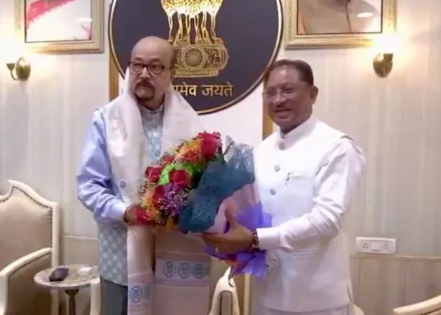 लोकभवन पहुंचे CM साय, राज्यपाल डेका को जन्मदिन की बधाई दी लोकभवन पहुंचे CM साय, राज्यपाल डेका को जन्मदिन की बधाई दी