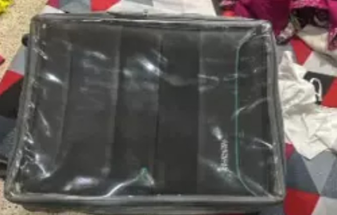 फ्लाइट यात्री के लगेज से सोने की नेकलेस चोरी, माना थाने में FIR दर्ज