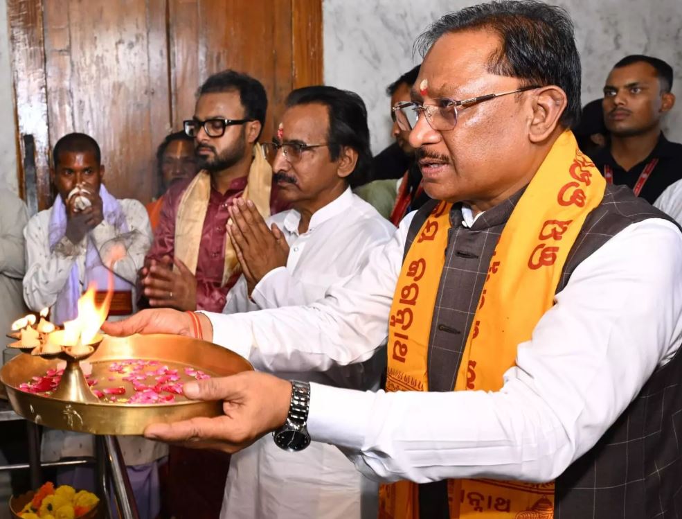 CM विष्णुदेव साय ने जगन्नाथ मंदिर में की पूजा-अर्चना