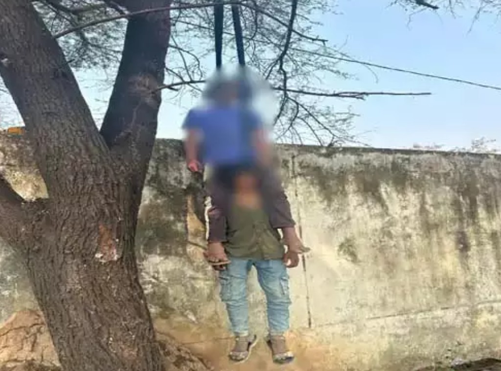 साड़ी से फंदा बनाकर झूले 2 दोस्त, पेड़ में लटक रही थी लाशें
