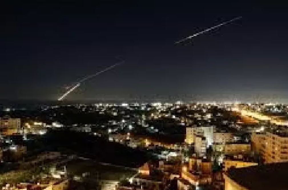 Hezbollah-Israel टकराव तेज, दक्षिणी बेरूत बना एयरस्ट्राइक का निशाना