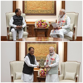 बस्तर 2.0 की शुरुआत: मुख्यमंत्री साय ने पीएम मोदी को दिया आमंत्रण, विकास का ब्लूप्रिंट सौंपा बस्तर 2.0 की शुरुआत: मुख्यमंत्री साय ने पीएम मोदी को दिया आमंत्रण, विकास का ब्लूप्रिंट सौंपा