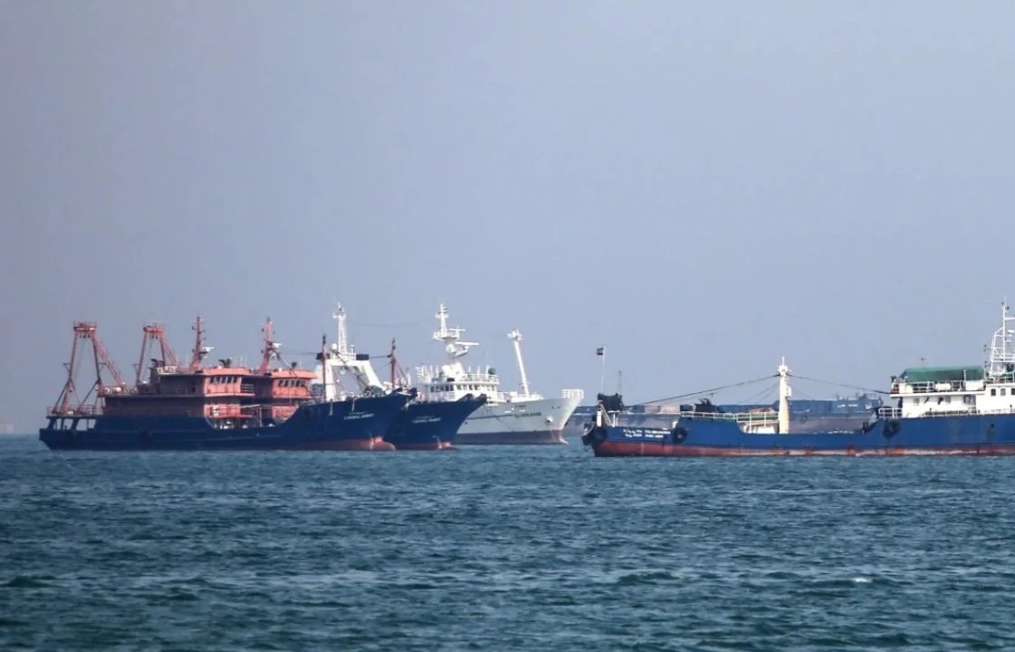 आज से होर्मुज में अमेरिका की नाकाबंदी… जहाजों की आवाजाही होगी ठप! दुनिया पर मंडराया तेल संकट आज से होर्मुज में अमेरिका की नाकाबंदी… जहाजों की आवाजाही होगी ठप! दुनिया पर मंडराया तेल संकट