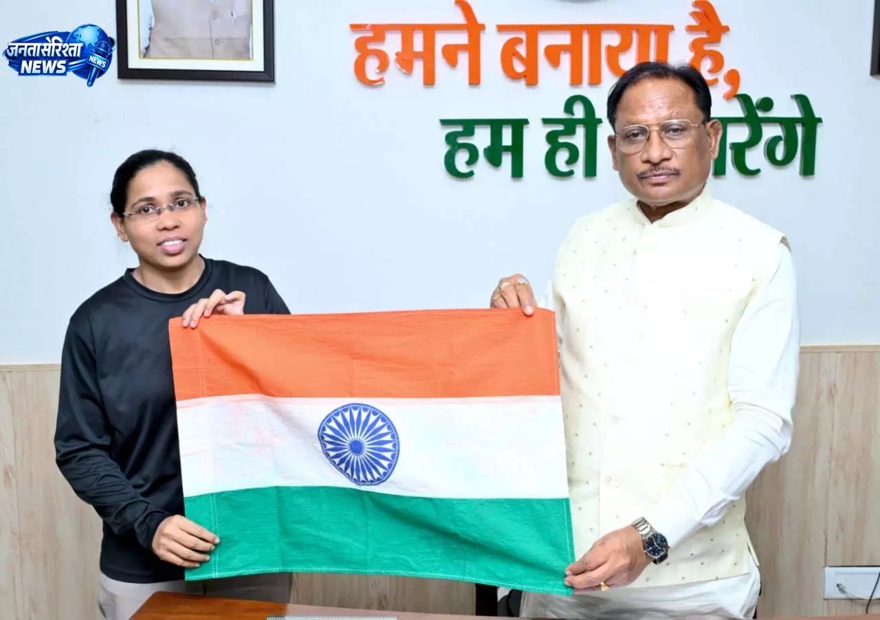 पर्वतारोही अमिता श्रीवास ने की CM साय से मुलाकात पर्वतारोही अमिता श्रीवास ने की CM साय से मुलाकात