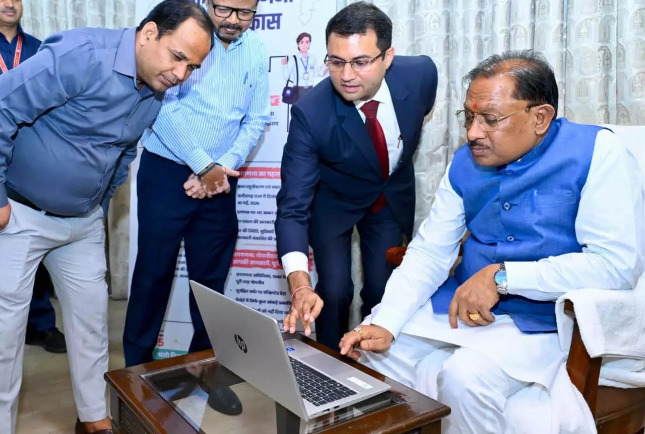 CM साय ने जनगणना 2027 के तहत ऑनलाइन स्व-गणना कर राज्य स्तरीय अभियान का किया शुभारंभ CM साय ने जनगणना 2027 के तहत ऑनलाइन स्व-गणना कर राज्य स्तरीय अभियान का किया शुभारंभ