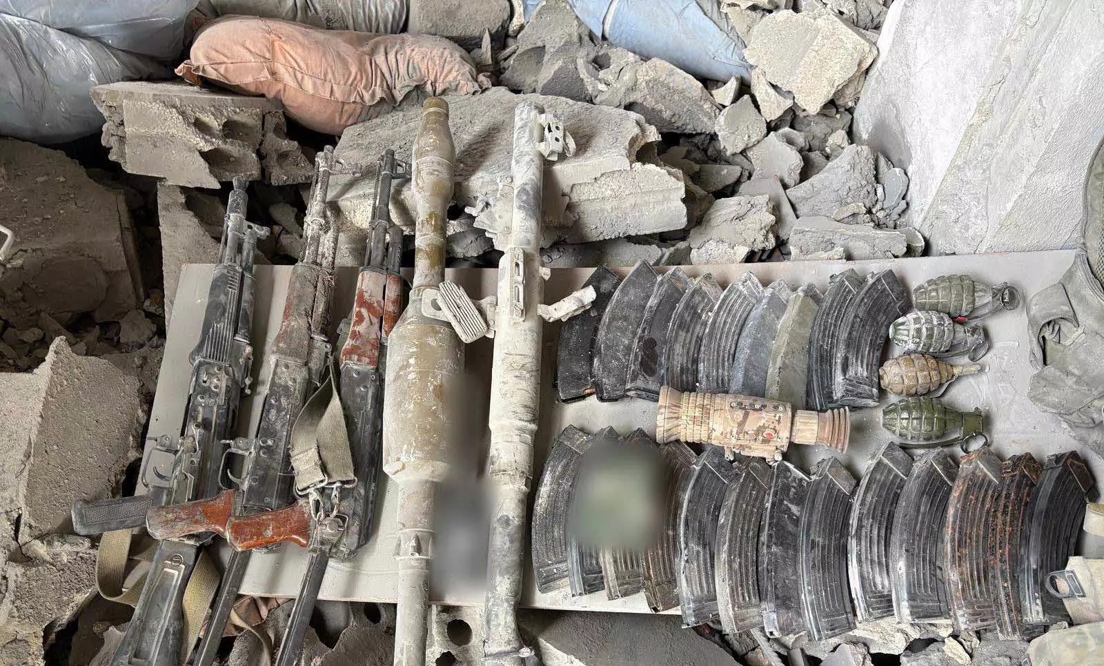 IDF ने हिज़्बुल्लाह के 70 आतंकी ठिकानों को तबाह किया; दर्जनों आतंकियों को मार गिराया IDF ने हिज़्बुल्लाह के 70 आतंकी ठिकानों को तबाह किया; दर्जनों आतंकियों को मार गिराया