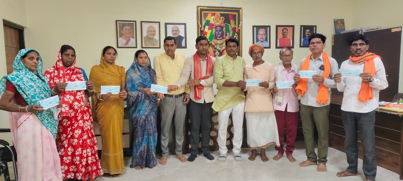 उप मुख्यमंत्री श्री विजय शर्मा के विशेष प्रयासों से कबीरधाम के 872 जरूरतमंदों को मिली आर्थिक सहायता