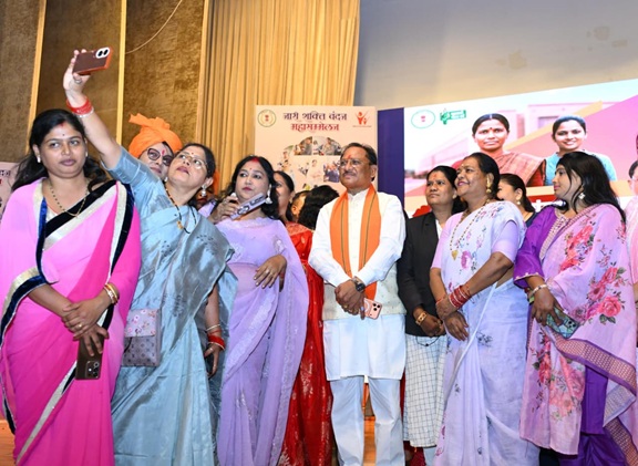 मुख्यमंत्री नारी शक्ति वंदन महासम्मेलन में हुए शामिल मुख्यमंत्री नारी शक्ति वंदन महासम्मेलन में हुए शामिल