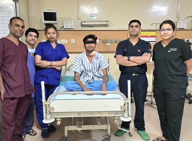 10 साल से खाँसी में खून की समस्या झेल रहे युवक को अम्बेडकर अस्पताल में मिली नई जिंदगी 10 साल से खाँसी में खून की समस्या झेल रहे युवक को अम्बेडकर अस्पताल में मिली नई जिंदगी