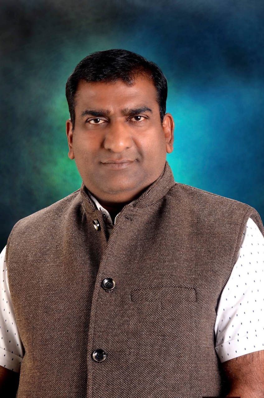 Gharghoda News: “व्यवहार और सेवा से अमर हो जाते हैं कुछ लोग”— किरोड़ी तायल के निधन पर नगर पंचायत अध्यक्ष सुरेंद्र सिंह चौधरी ने दी भावभीनी श्रद्धांजलि Gharghoda News: “व्यवहार और सेवा से अमर हो जाते हैं कुछ लोग”— किरोड़ी तायल के निधन पर नगर पंचायत अध्यक्ष सुरेंद्र सिंह चौधरी ने दी भावभीनी श्रद्धांजलि