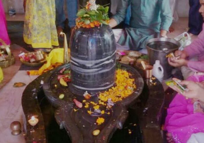 घरघोड़ा में सावन के आखिरी सोमवार को शिवभक्ति का विशेष उल्लास, शुभ योगों के बीच शिवालयों में गूंजेंगे हर-हर महादेव घरघोड़ा में सावन के आखिरी सोमवार को शिवभक्ति का विशेष उल्लास, शुभ योगों के बीच शिवालयों में गूंजेंगे हर-हर महादेव
