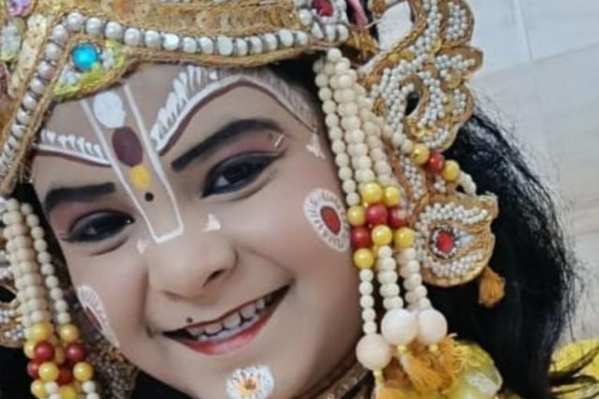 घरघोड़ा सरस्वती शिशु मंदिर में जन्माष्टमी पर भव्य शोभायात्रा; दही हांडी फोड़कर मनाया कन्हैया का जन्मोत्सव घरघोड़ा सरस्वती शिशु मंदिर में जन्माष्टमी पर भव्य शोभायात्रा; दही हांडी फोड़कर मनाया कन्हैया का जन्मोत्सव
